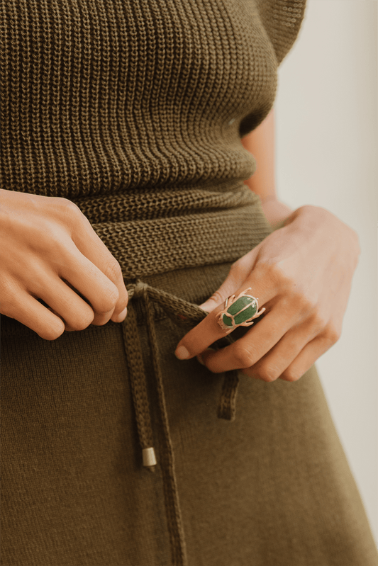 Anillo simple escarabajo oro