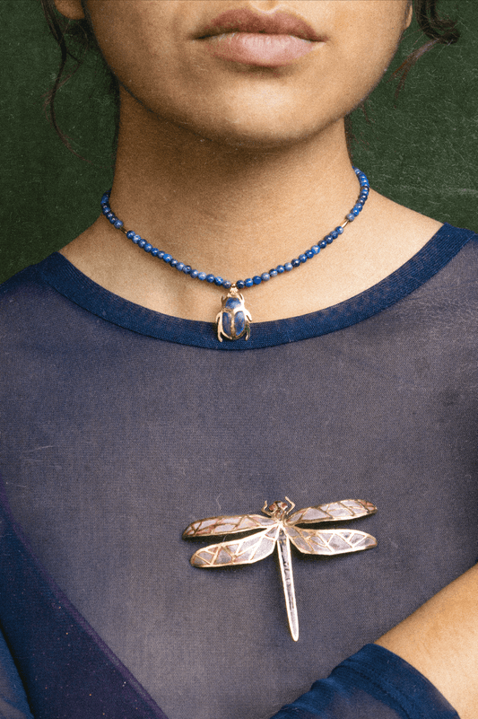 Choker petra escarabajo azul